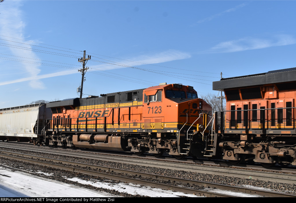 BNSF 7123